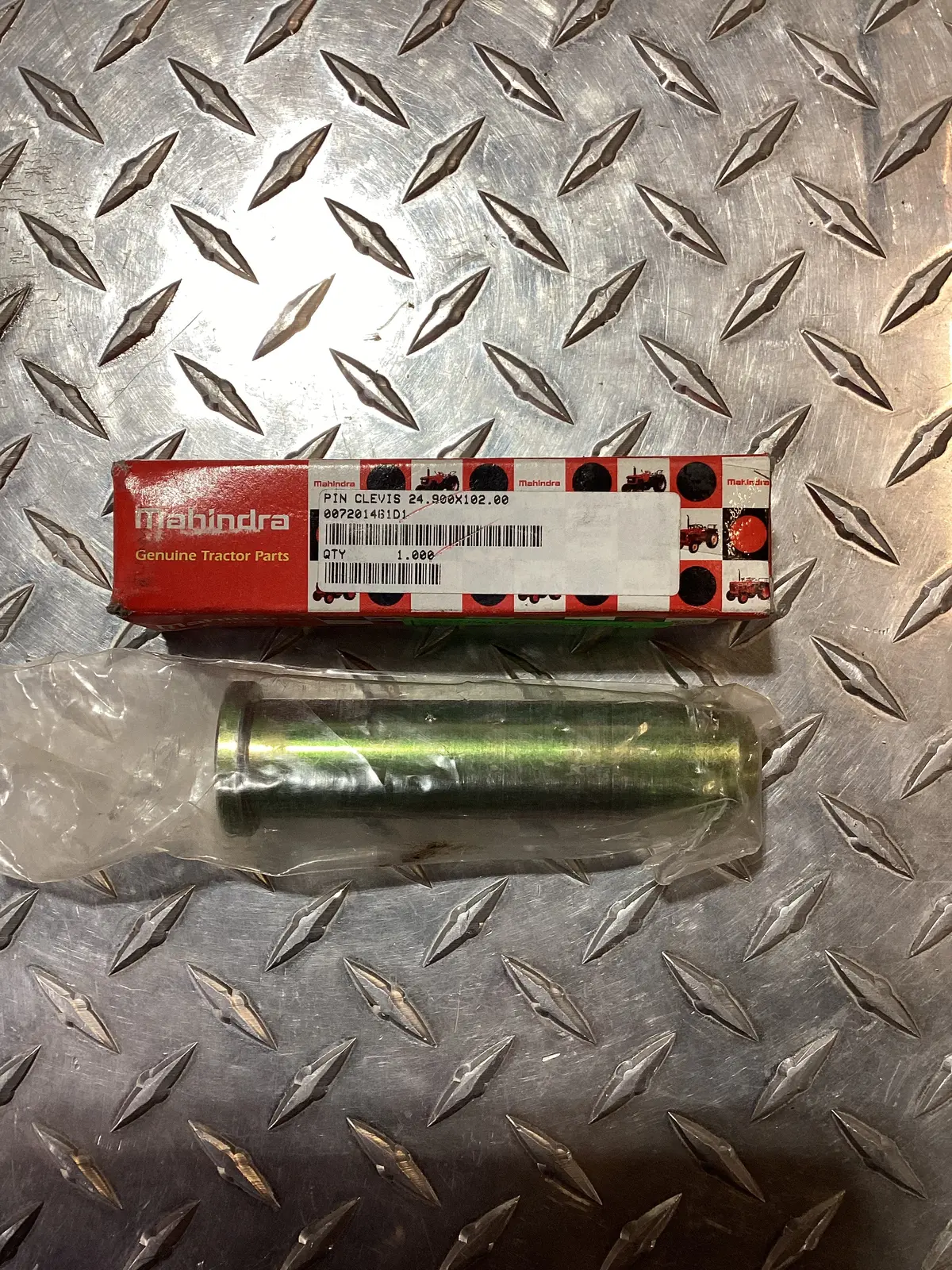 Mahindra Pivot Pin Link Bolt, 007201461D1 1