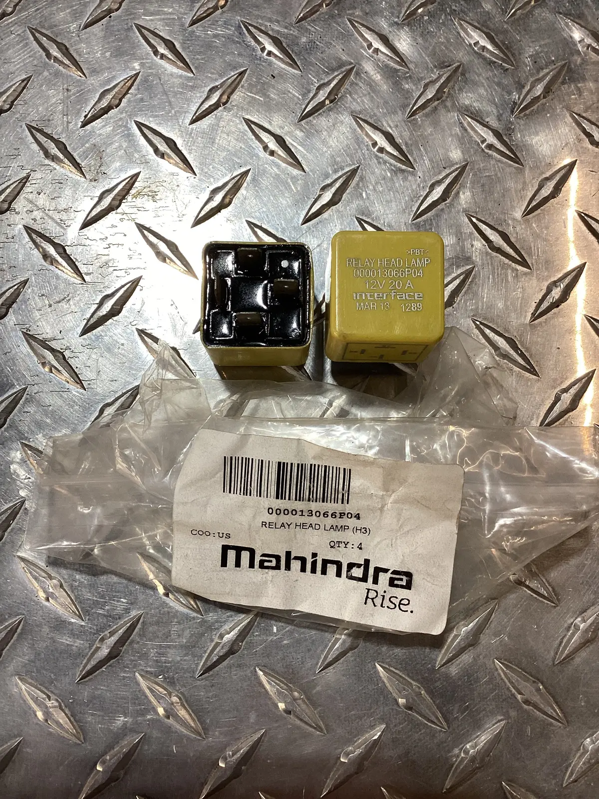 Mahindra Head Lamp Relay, 000013066P04 1