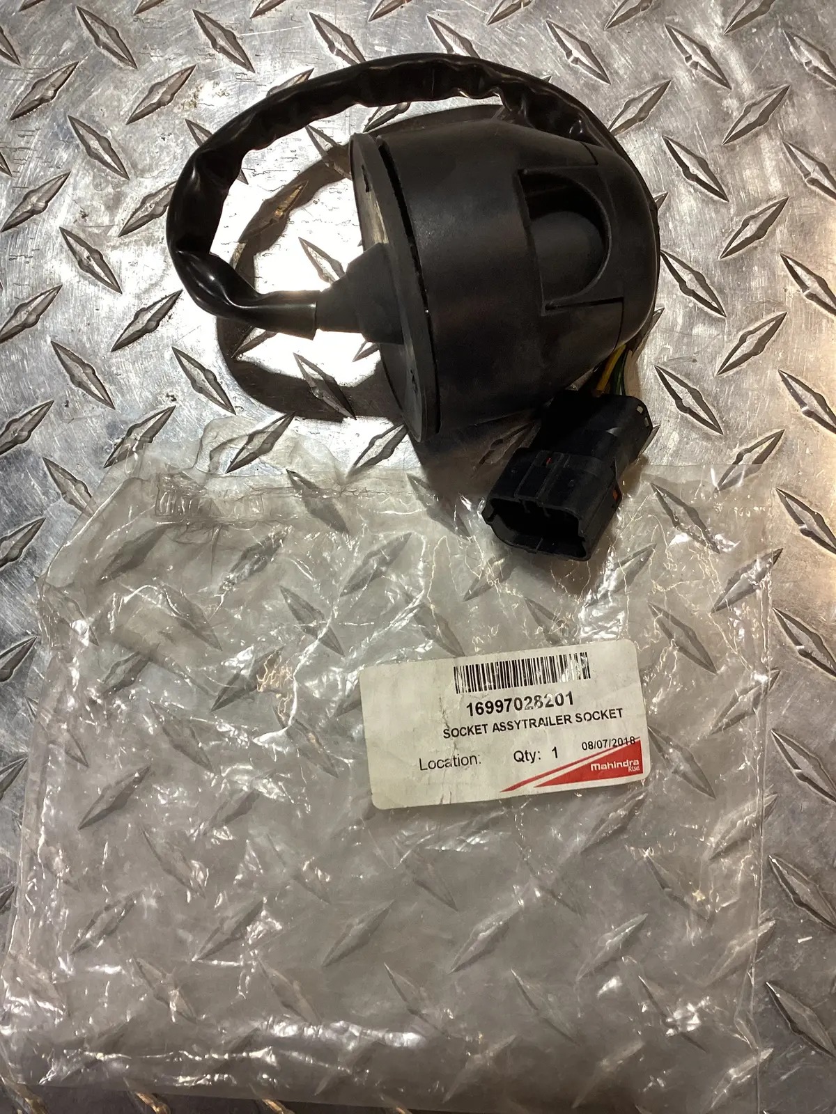 Tym / Mahindra Trailer Socket Assembly, 16997028201 1