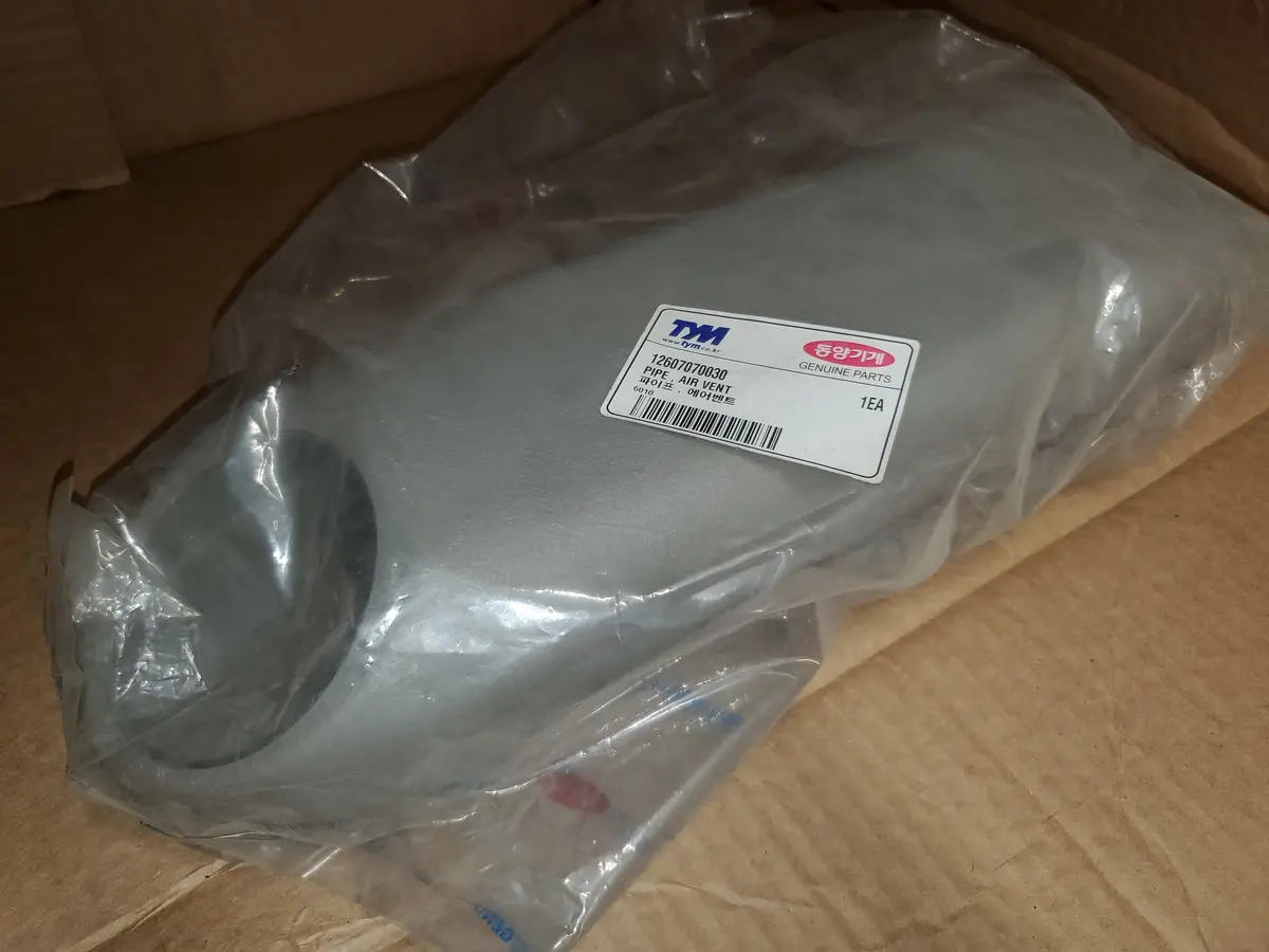 Tym / Mahindra Pipe Air Vent, 12607070030 1