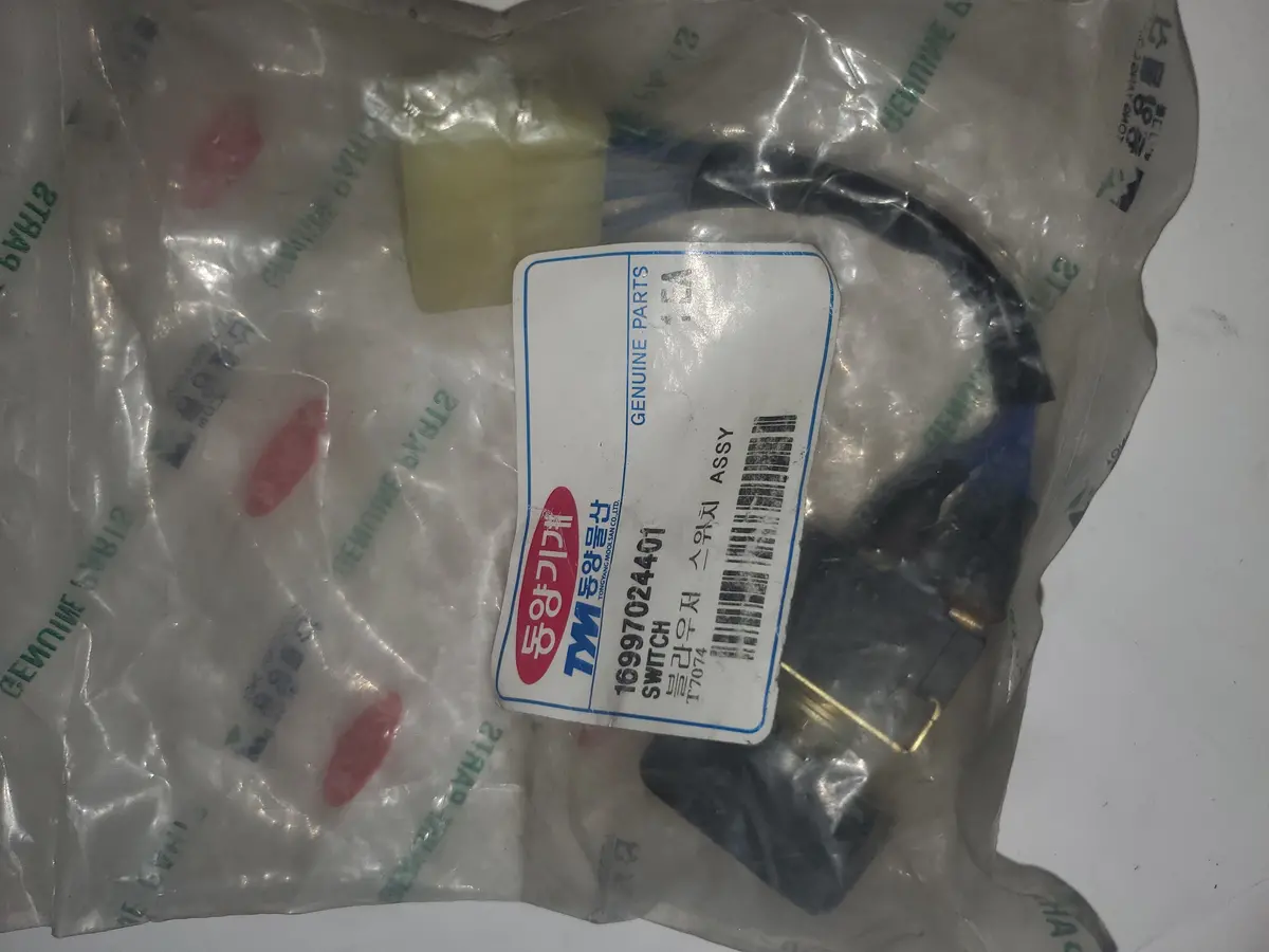 Tym / Mahindra Tractor Switch, 16997024401 1