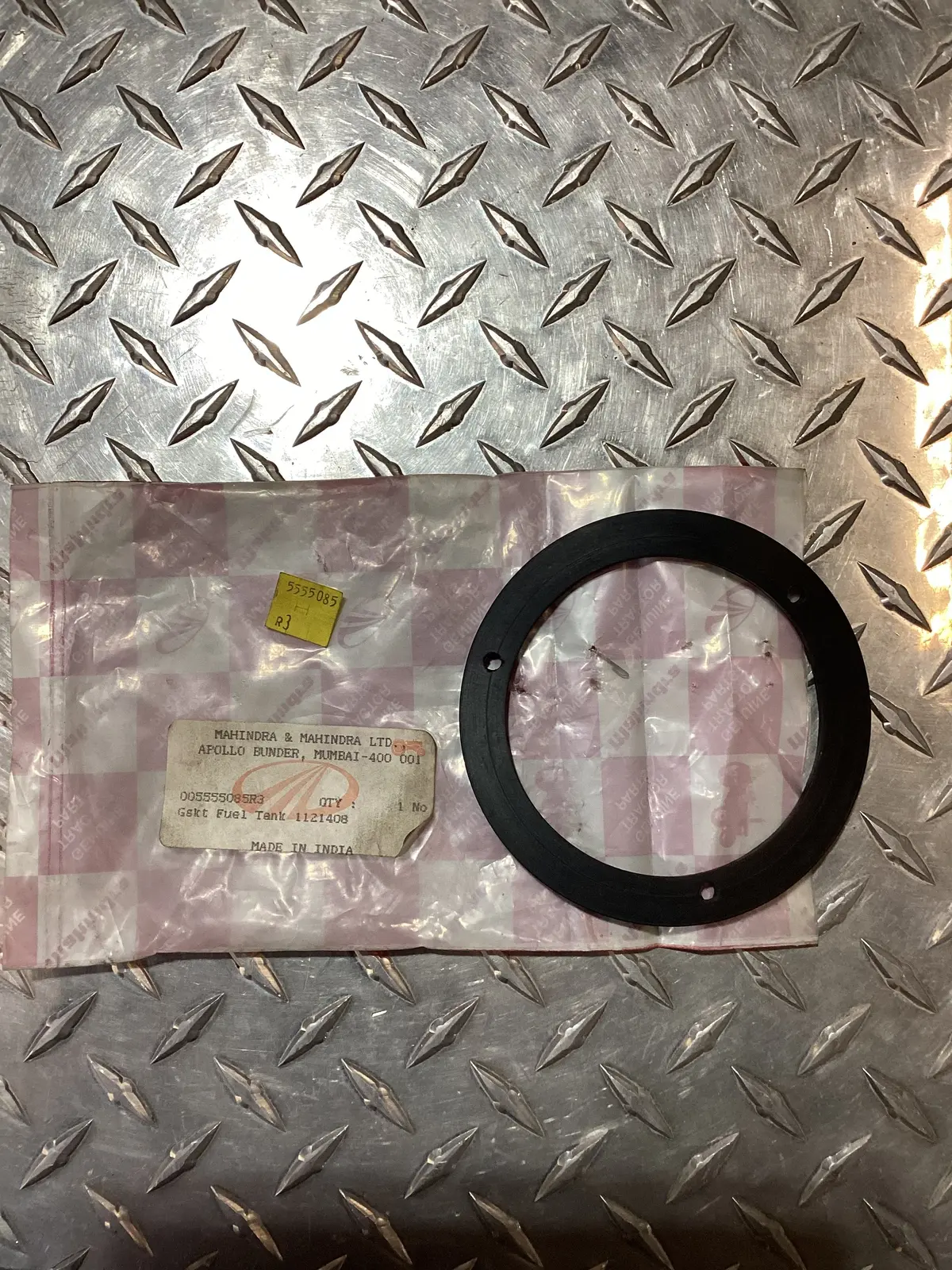 Mahindra Tractor Fuel Tank Gasket 005555085R3 1
