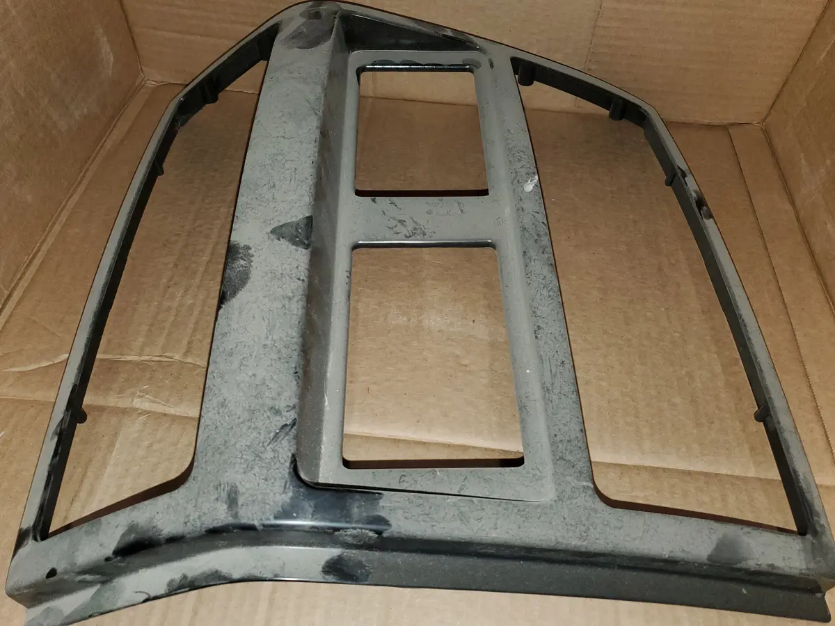 Tym / Mahindra Grill Comp 17686201400 1