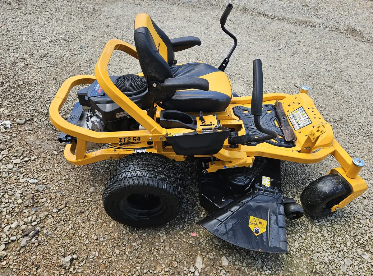 Pre-Owned Cub Cadet Zt2 1