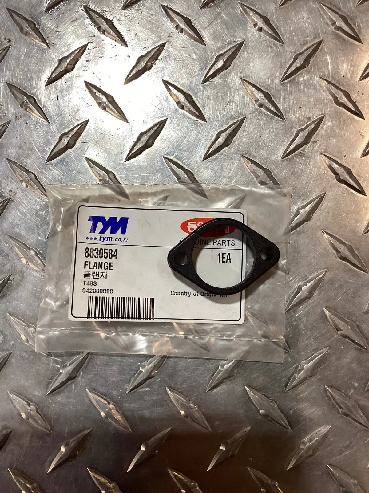 Tym/Mahindra Besko Valve Flange, 8830584 1