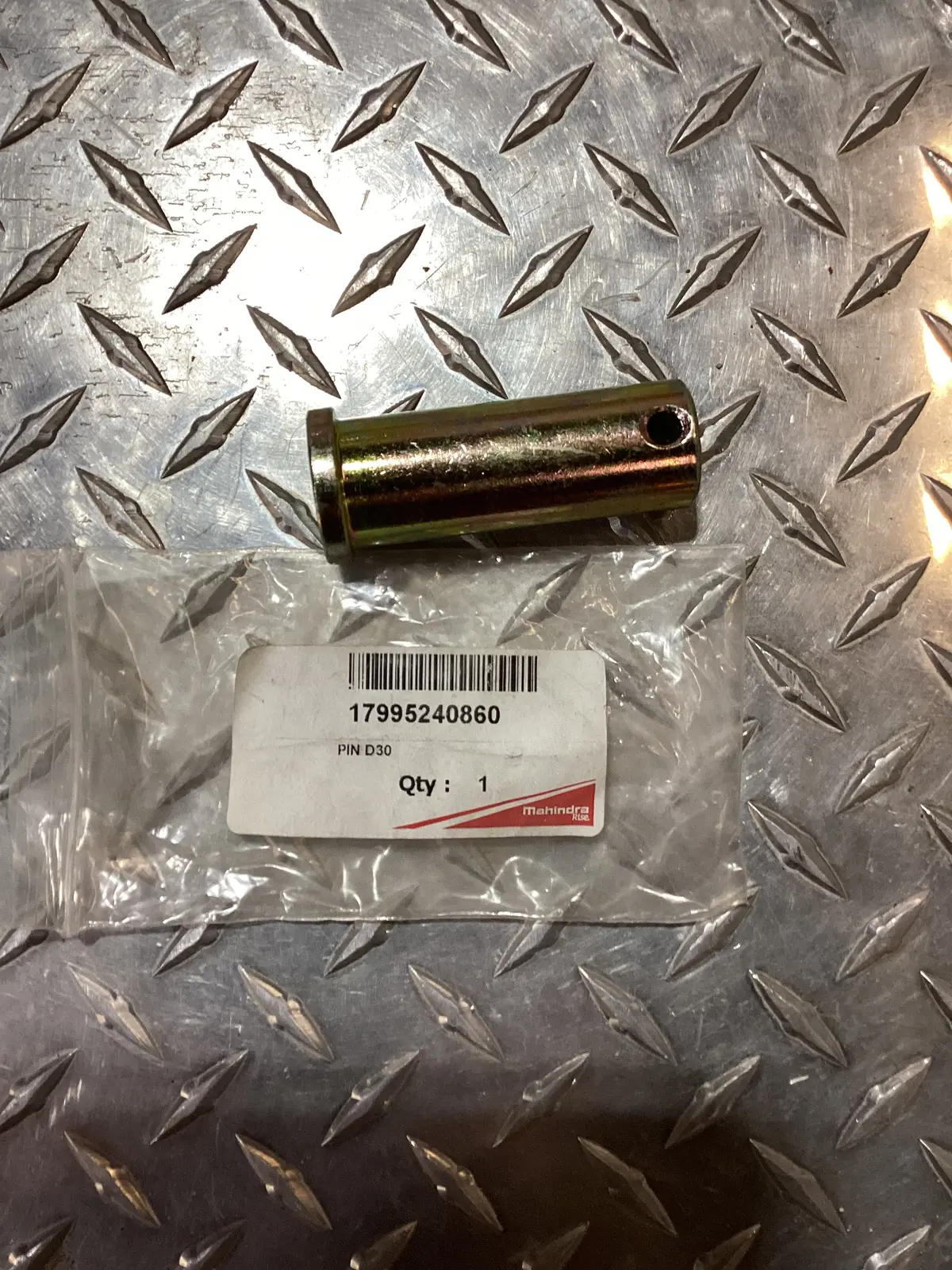 Tym/Mahindra Pin D30, 17995240860 1
