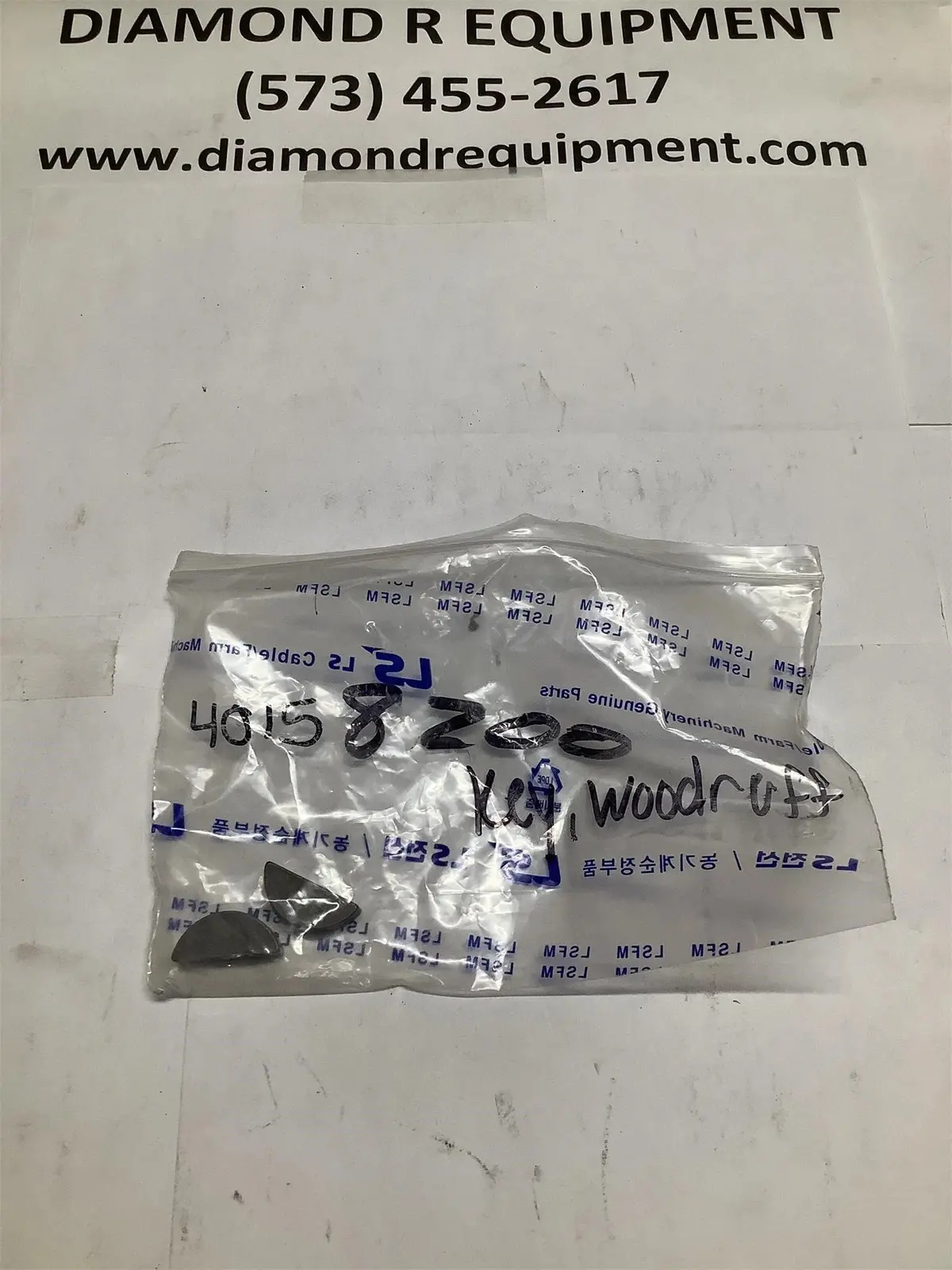 Ls Tractor Key, Woodruff 40158200 1