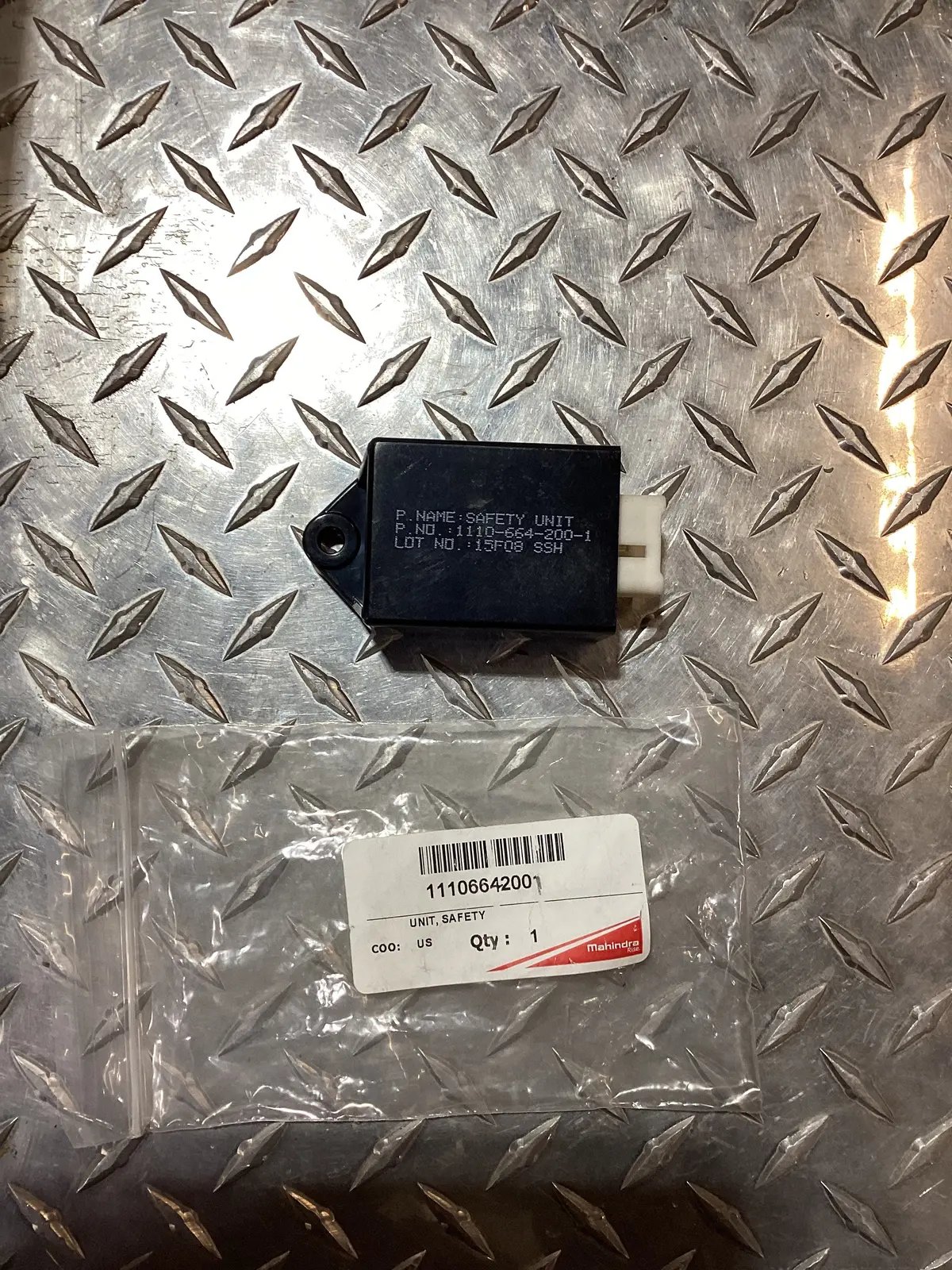Tym/Mahindra Safety Unit 11106642001 1