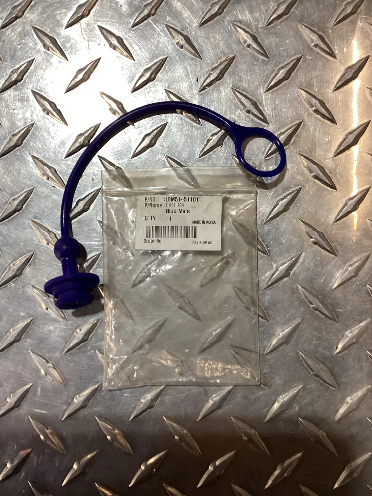 Tym Male Dust Cap, Lgm51-51101 1