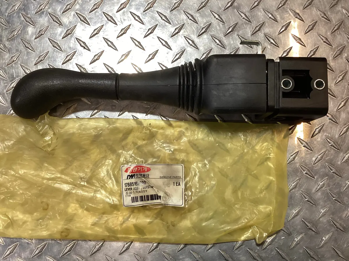 Tym Joystick Lever Assembly 17685162520 1