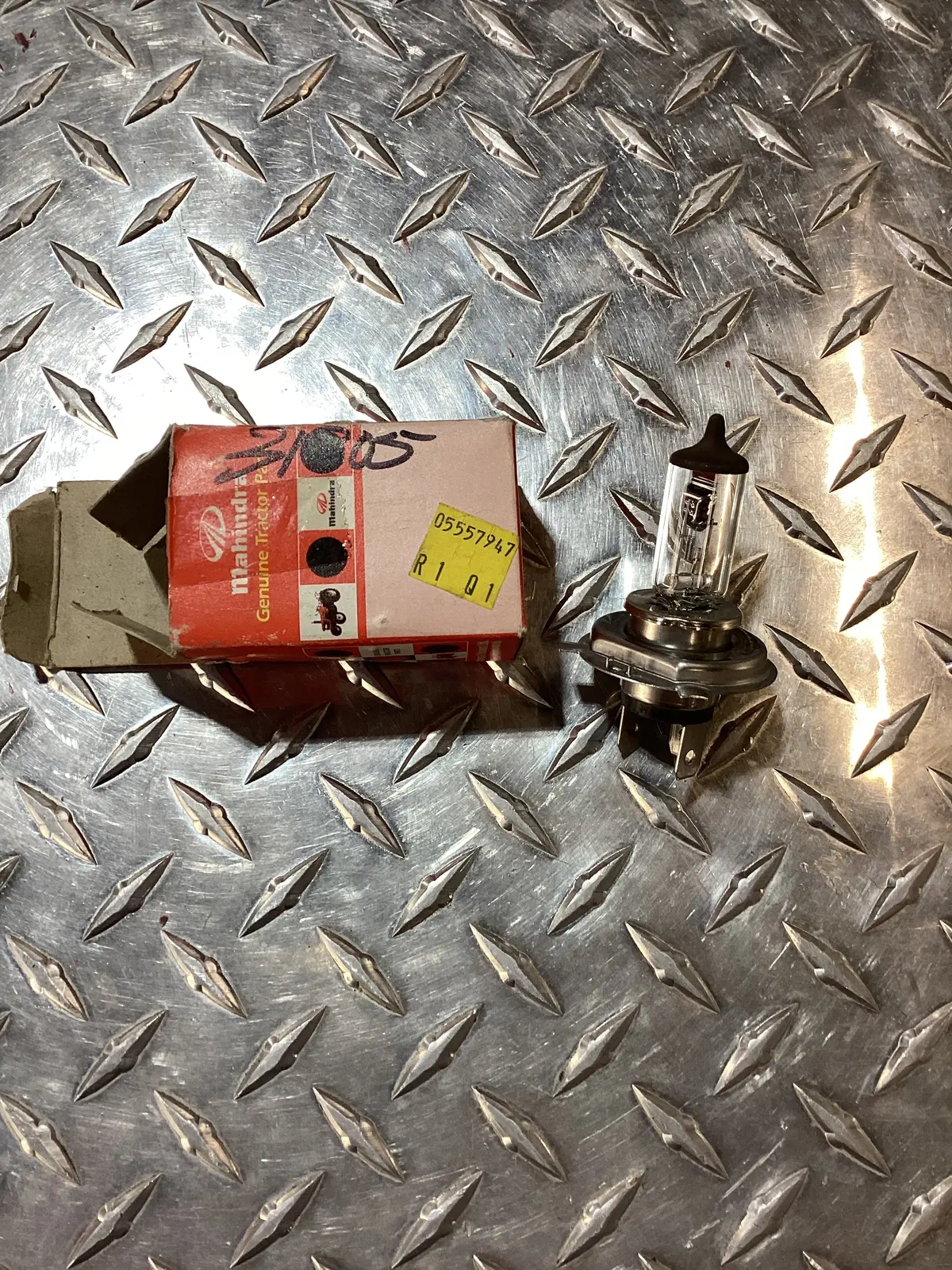 Mahindra Light Bulb H4 60/55 W, 005557947R1 1