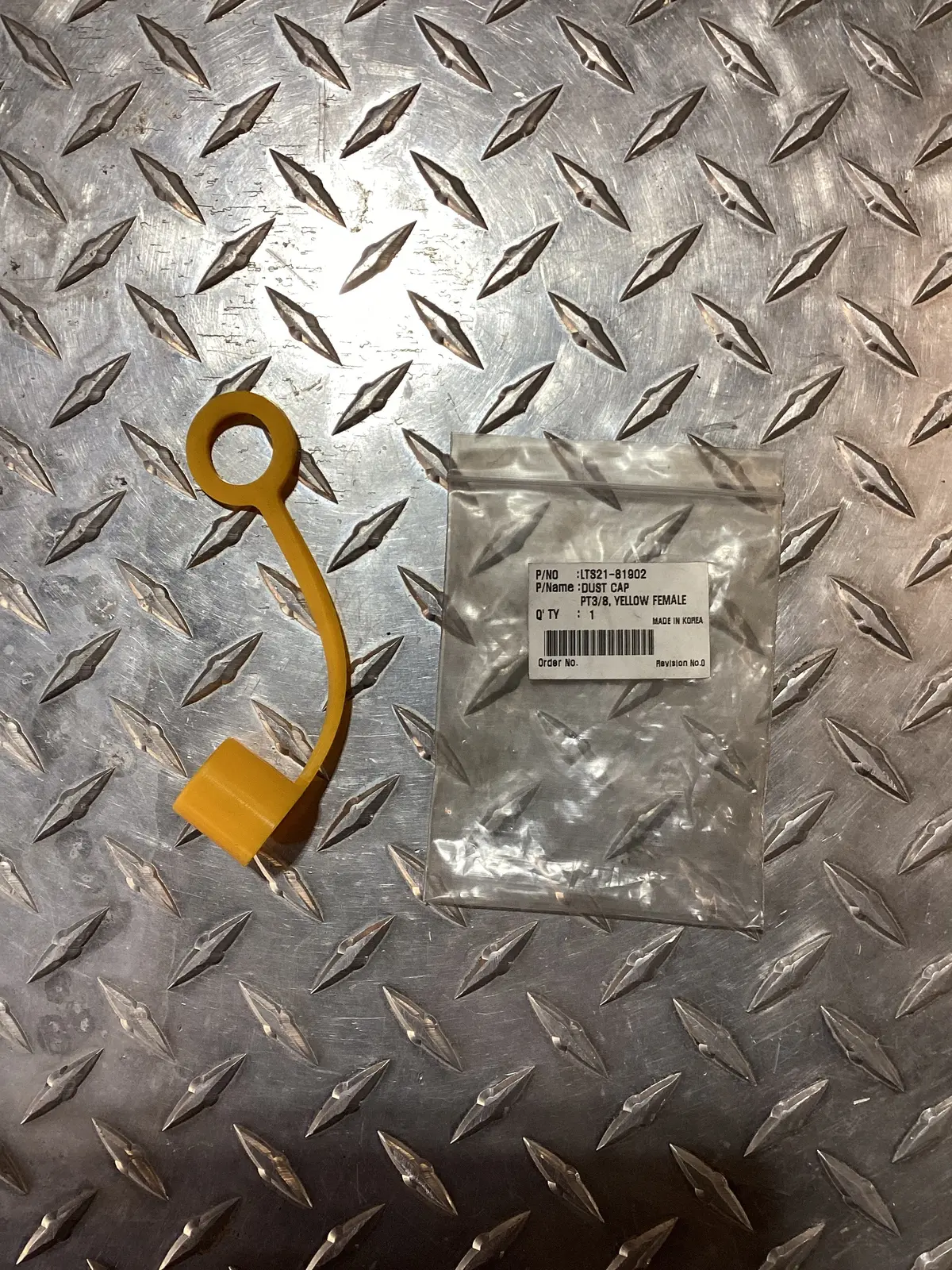 Tym Pt 3/8 Female Dust Cap, Lts2181902 1
