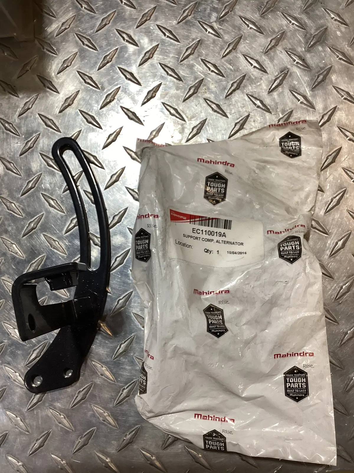 Mahindra Alternator Support Bracket Ec110019a 1