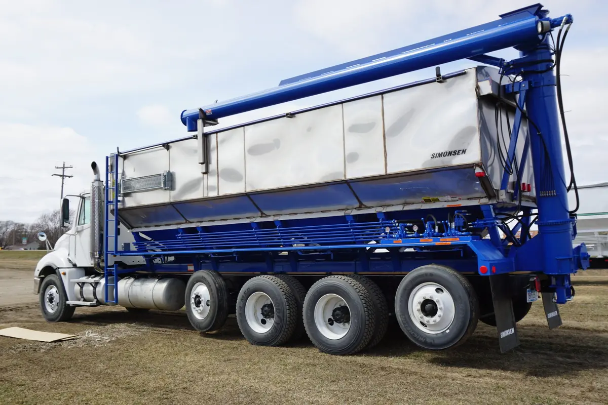Simonsen Bft8424sta – Truck Mount Top Auger Tender 1