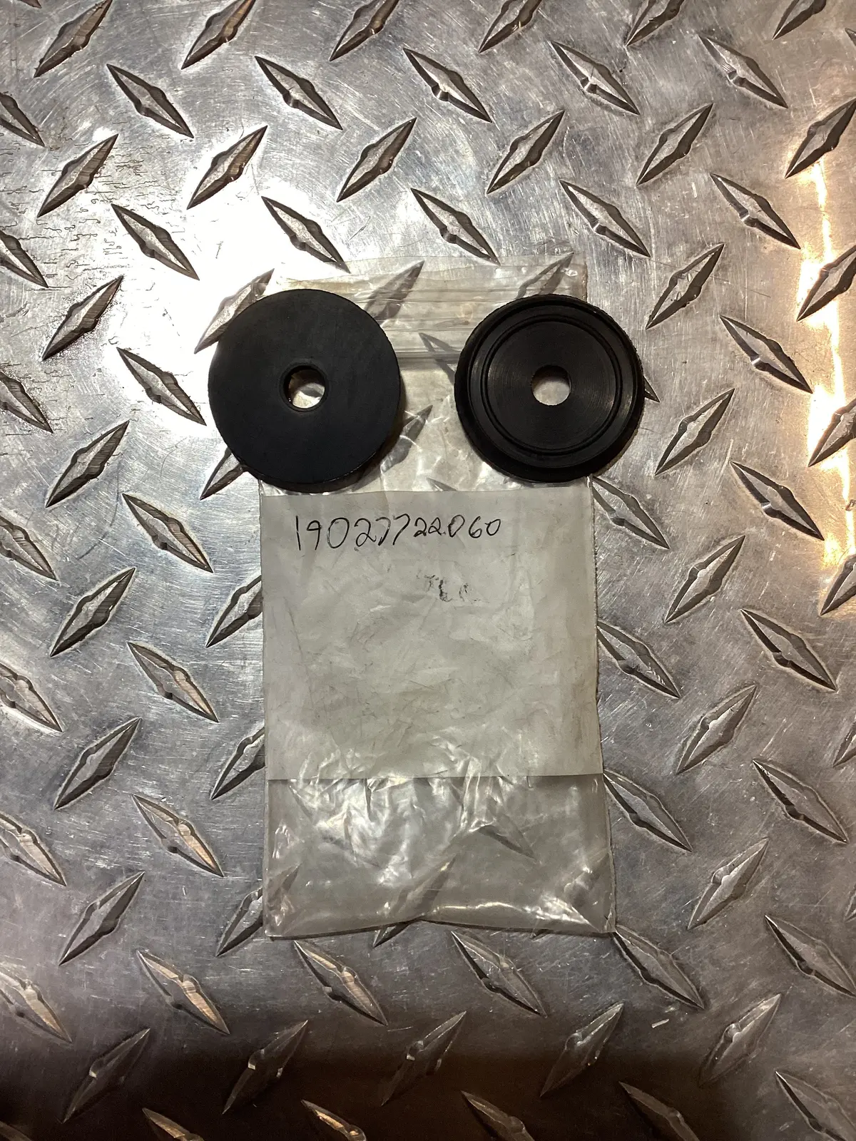 Tym/Mahindra Grommet 36Xm8, 19027722060 1