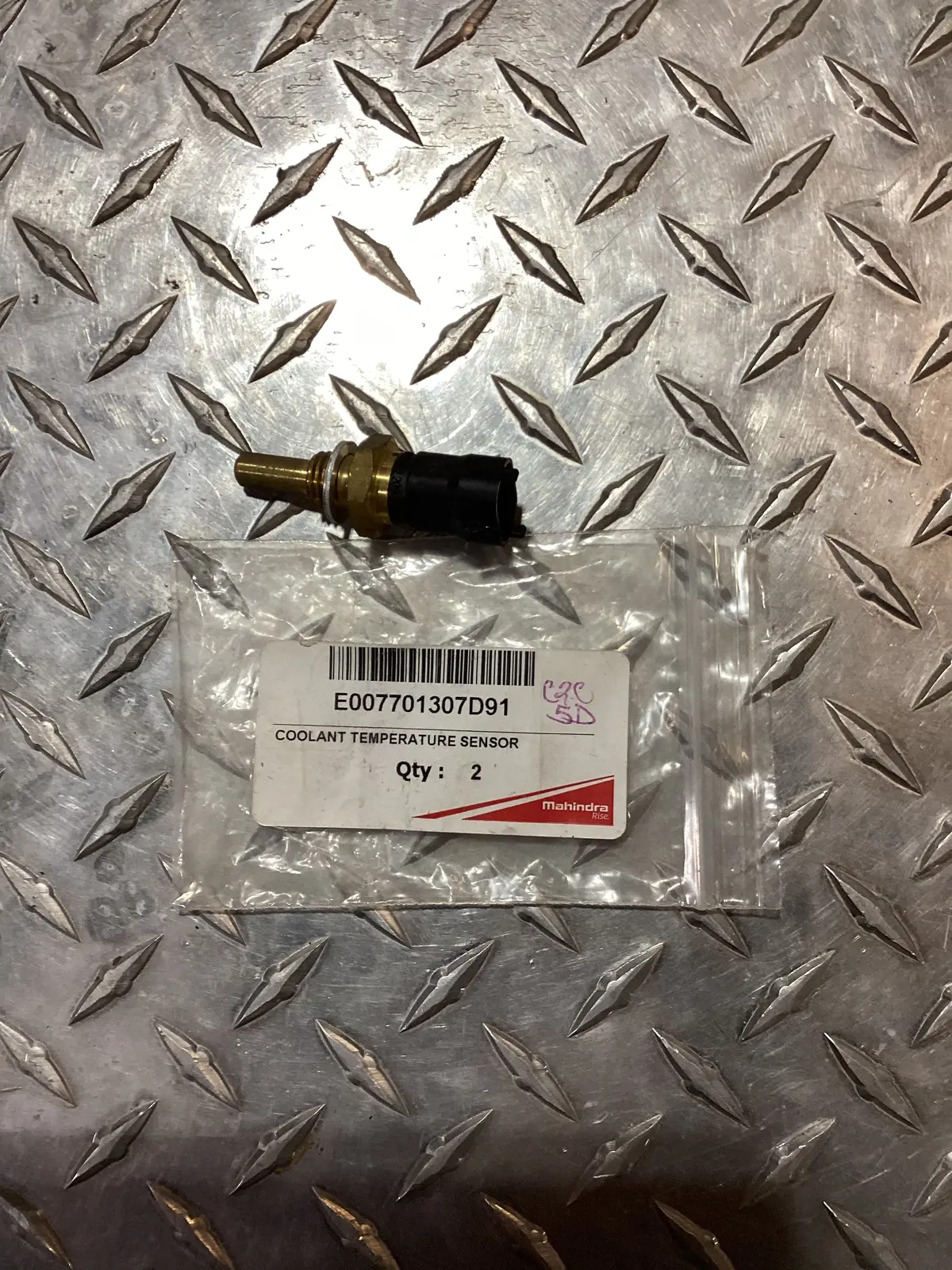 Mahindra Coolant Temp Sensor E007701307d91 1