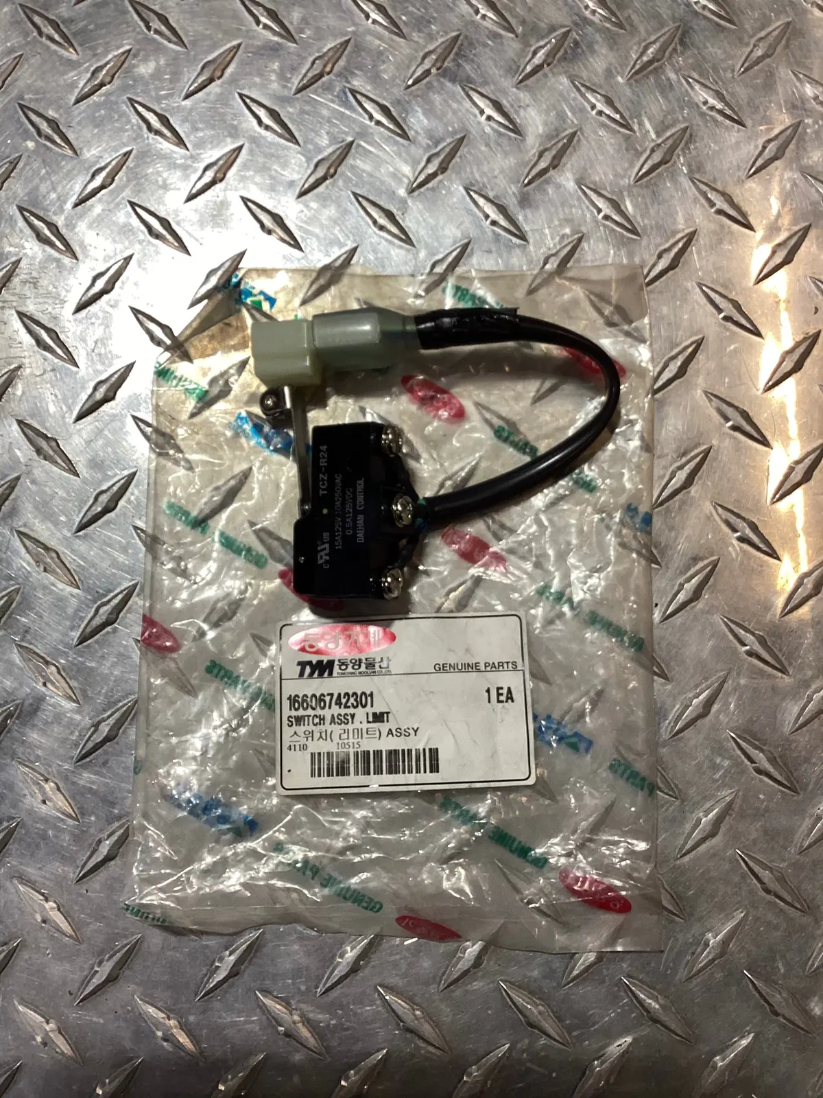 Tym/Mahindra Limit Switch Assy, 16606742301 1