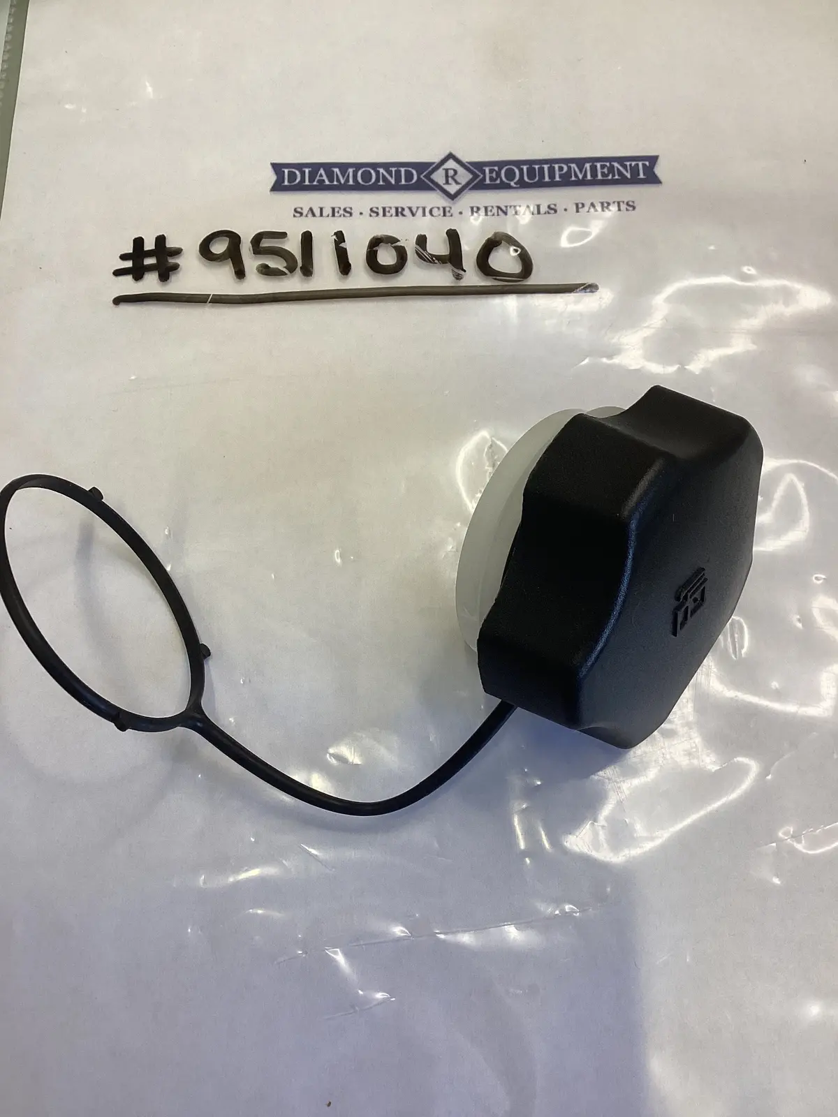Mtd Fuel Cap: #951-10440 1