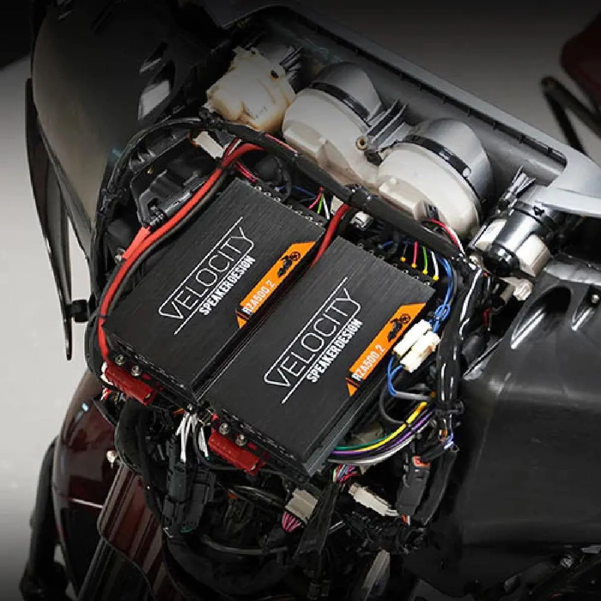 Velocity Double Trouble Twin 500 Watt 2 Channel Amplifiers & Twin Power Kits (Dt-Rza500-Wpowerkit) 1