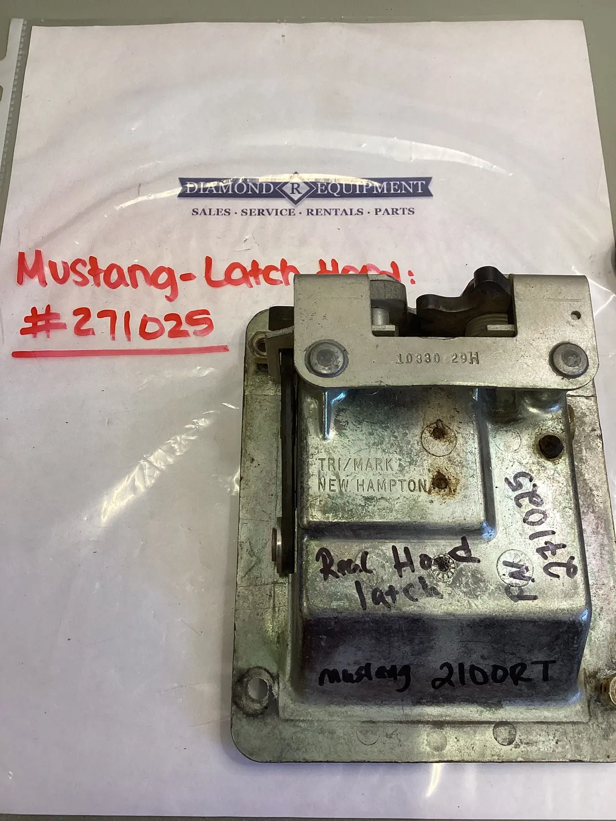 Mustang- Latch Hood: #271025 1