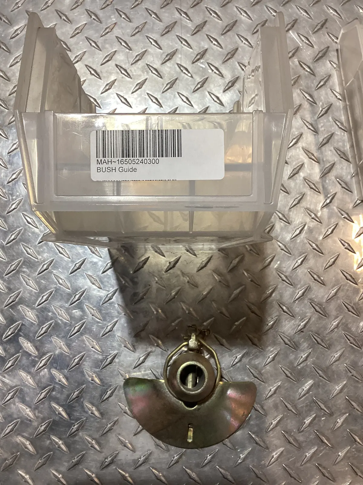 Tym/Mahindra Bushing Guide, 16505240300 1