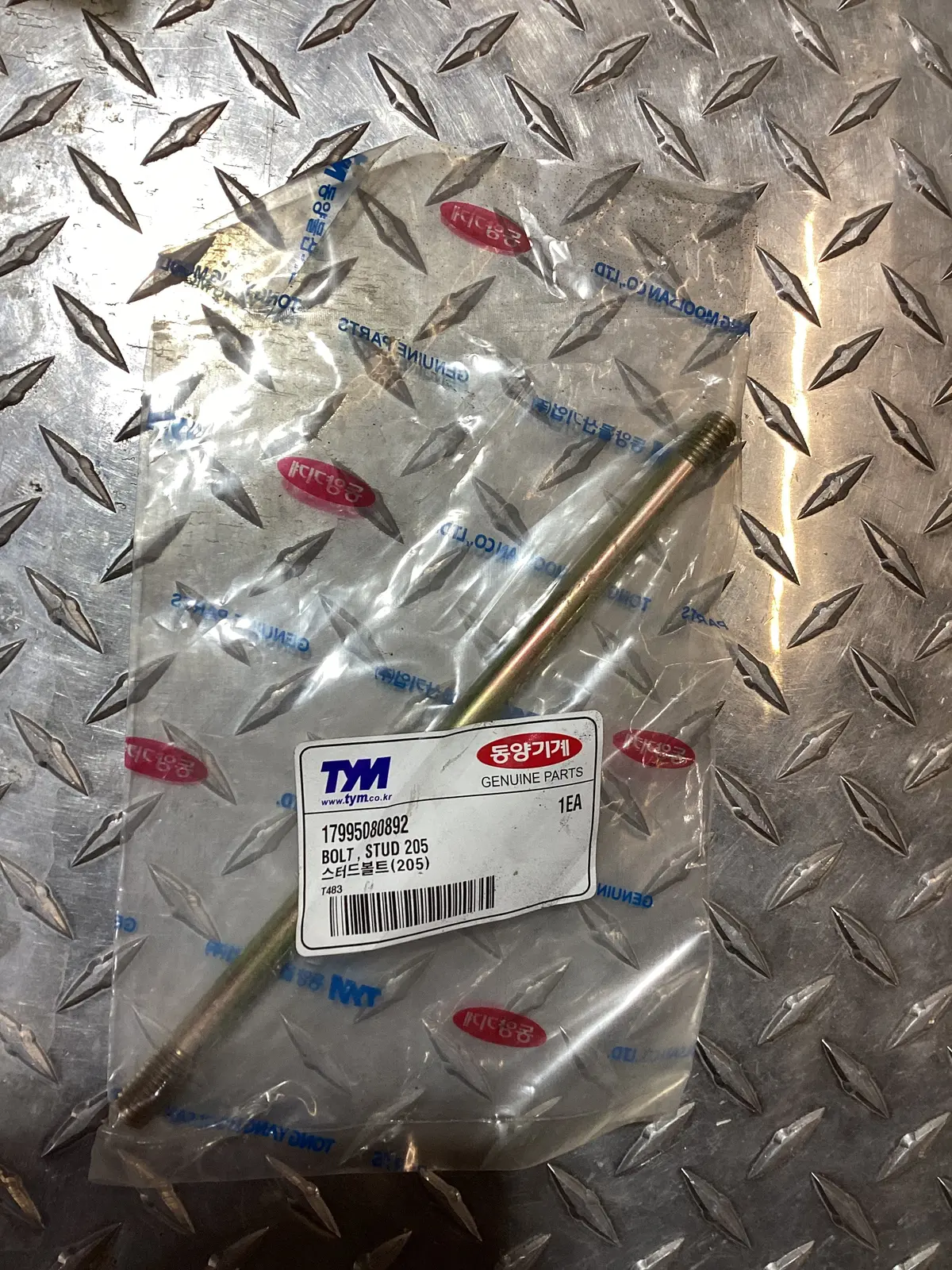 Tym Bolt Stud 205, 17995080892 1