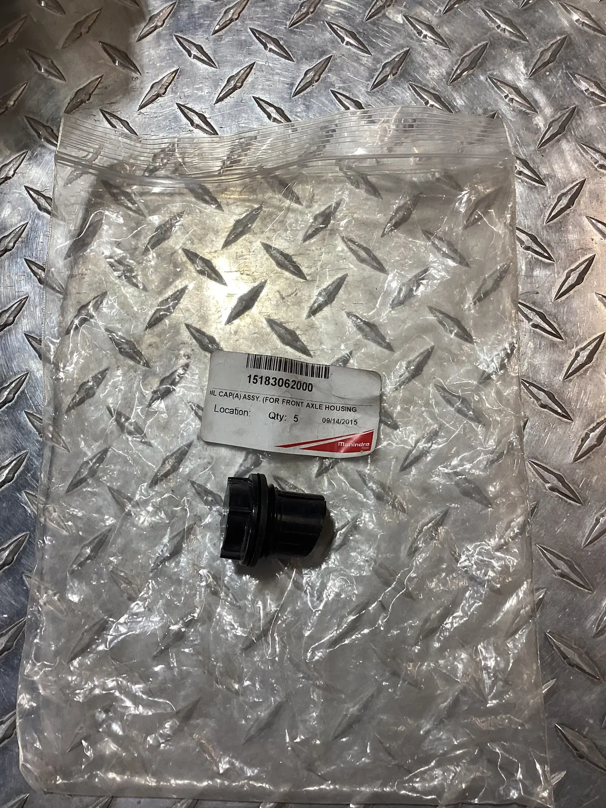 Tym/Mahindra Oil Cap, 15183062000 1