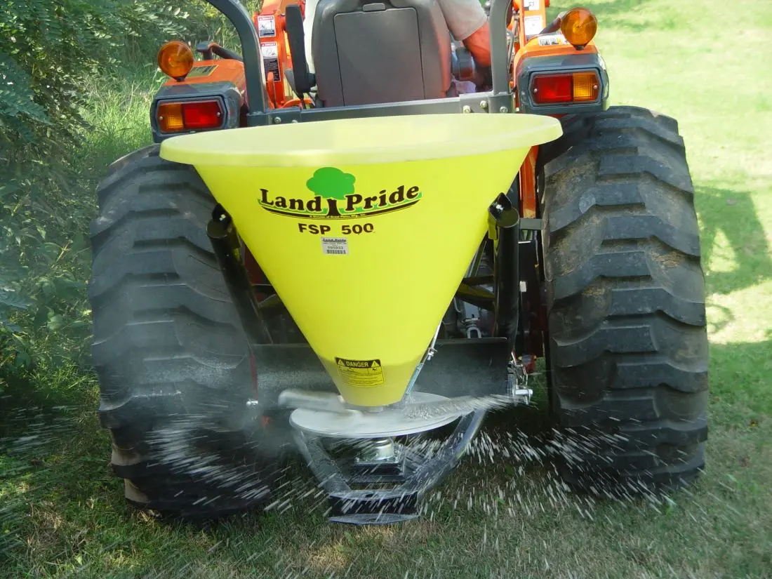 Fsp 500 Fertilizer/Salt Spreader 1
