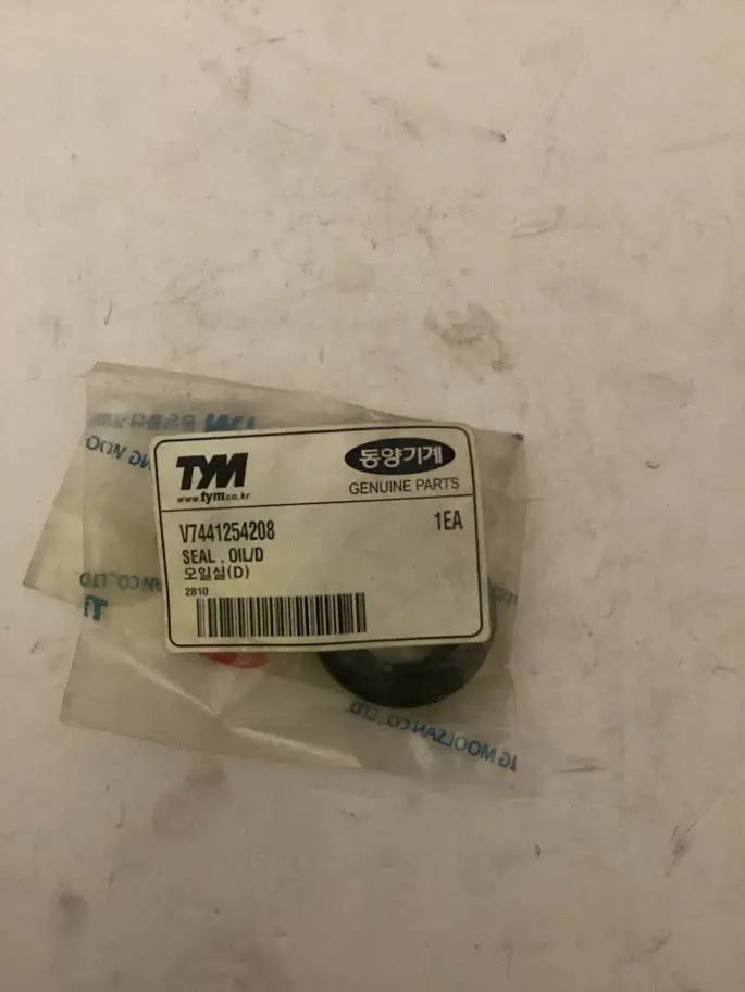 Tym/Mahindra Tractor Seal Oil D, V7441254208 1