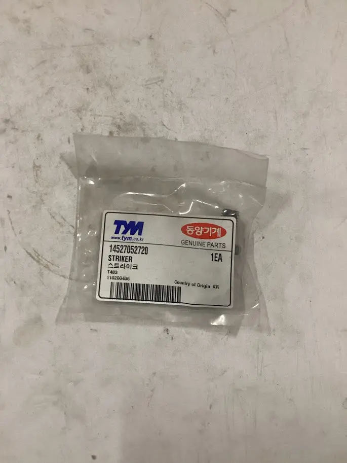 Tym/Mahindra Tractor Striker, 14527052720 1
