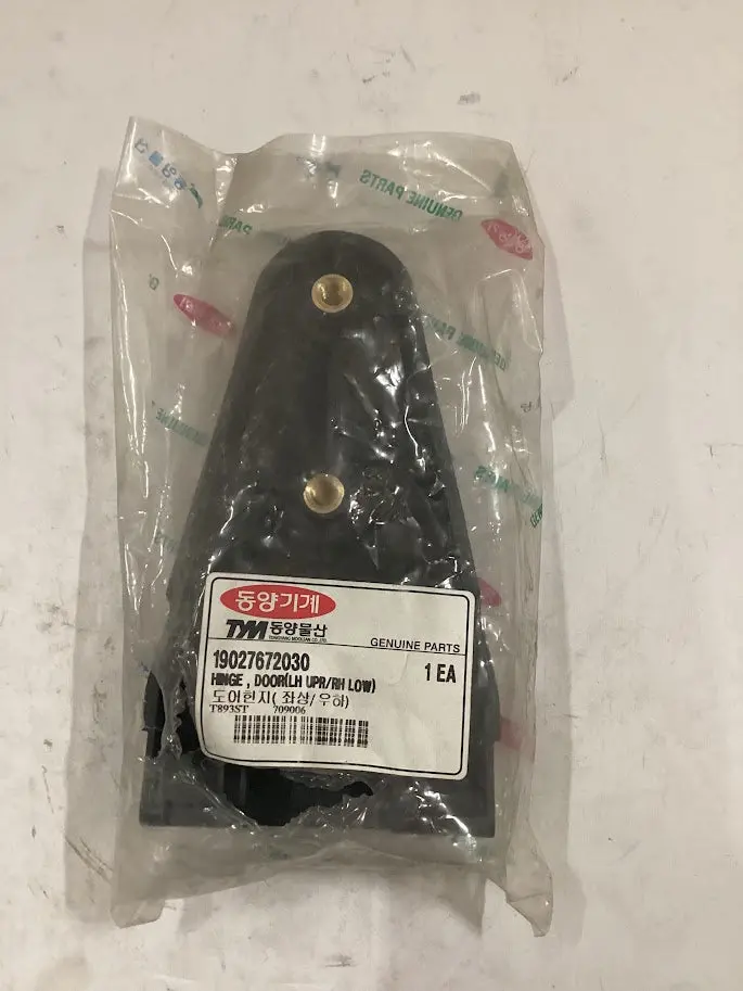Tym/Mahindra Tractor Hinge Door, Lr Upr/Rh Low, 19027672030 1