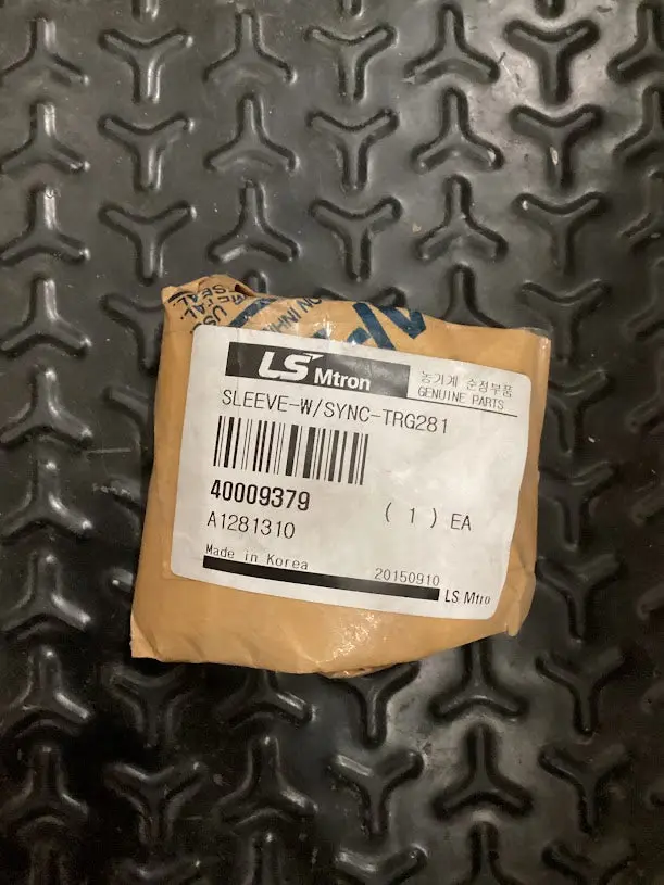 Ls Tractor Sleeve W/Sync, 40009379 1