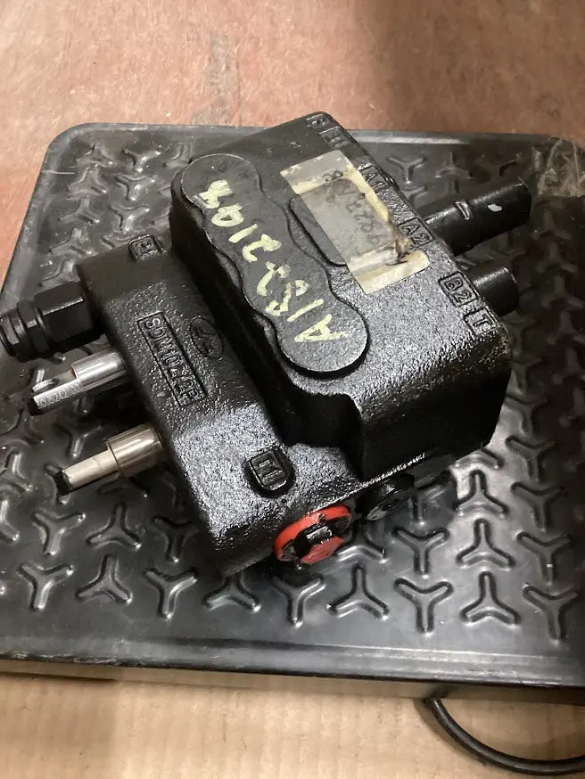Ls Tractor Valve Assembly Loader, 40032561 1