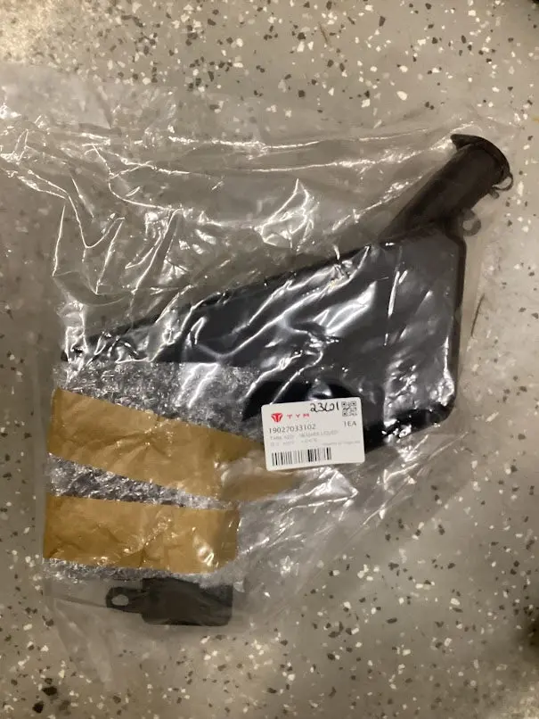 Tym Washer Liquid Tank Assembly, 19027033102 1