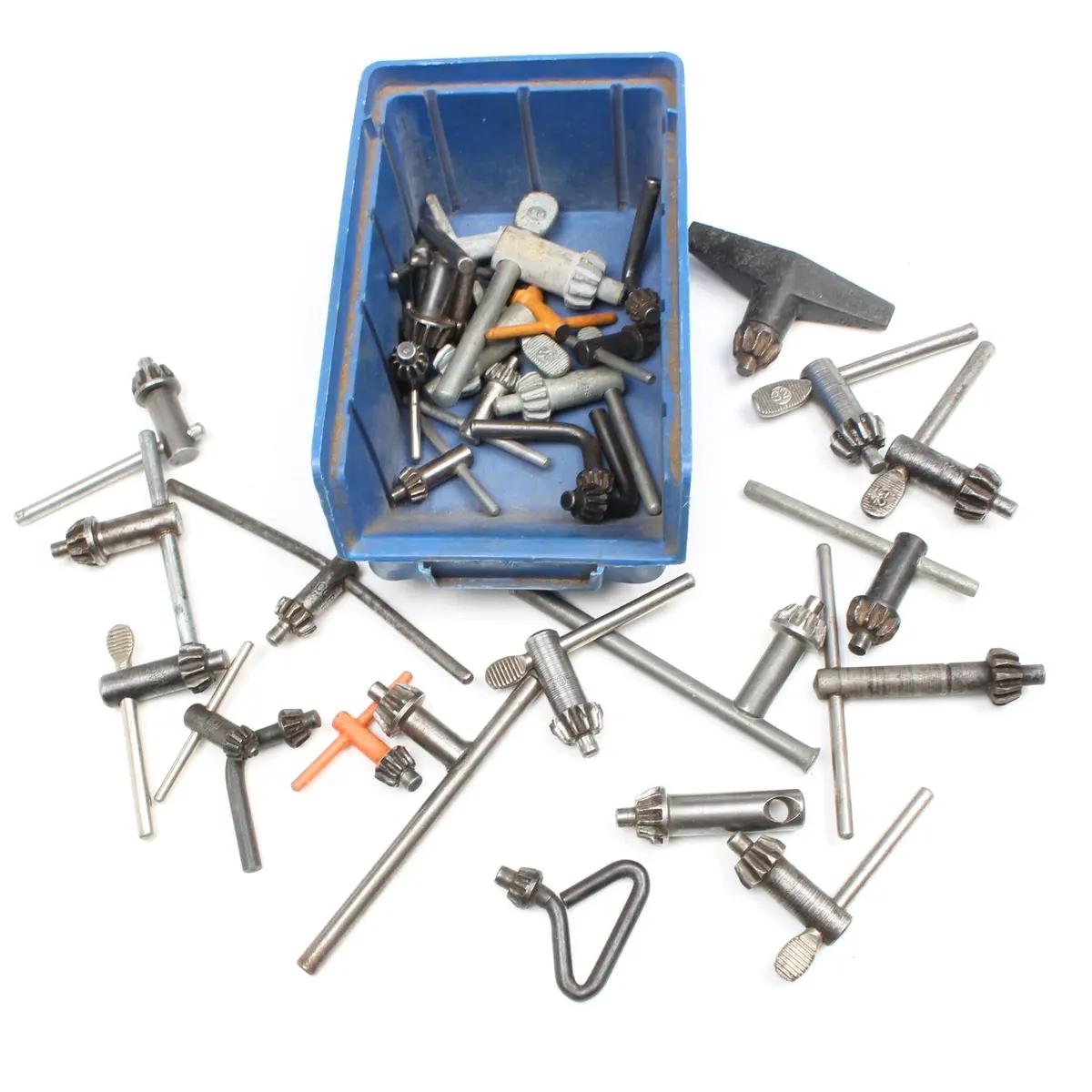 Tub Of 30X Various Old Chuck Keys 1