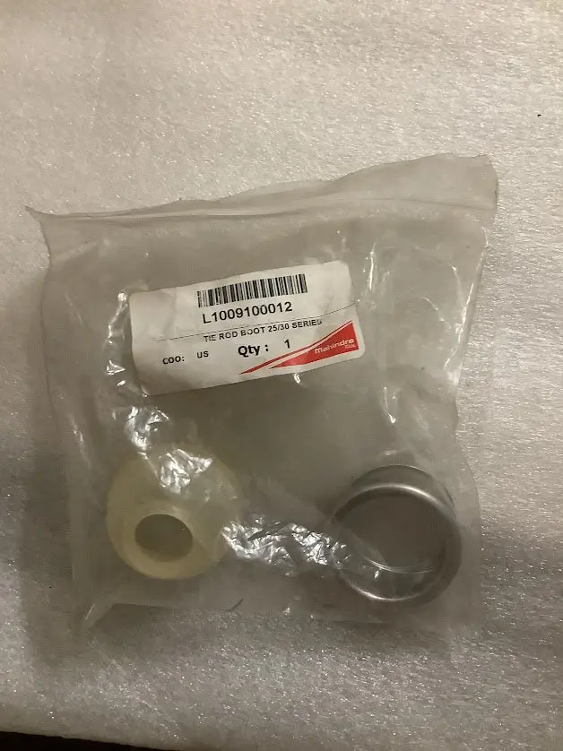Mahindra Tie Rod Boot 25/30 Series, L1009100012 1
