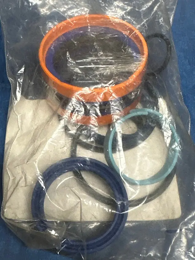 Farmtrac Cylinder Seal Kit, Loader, 903343 1