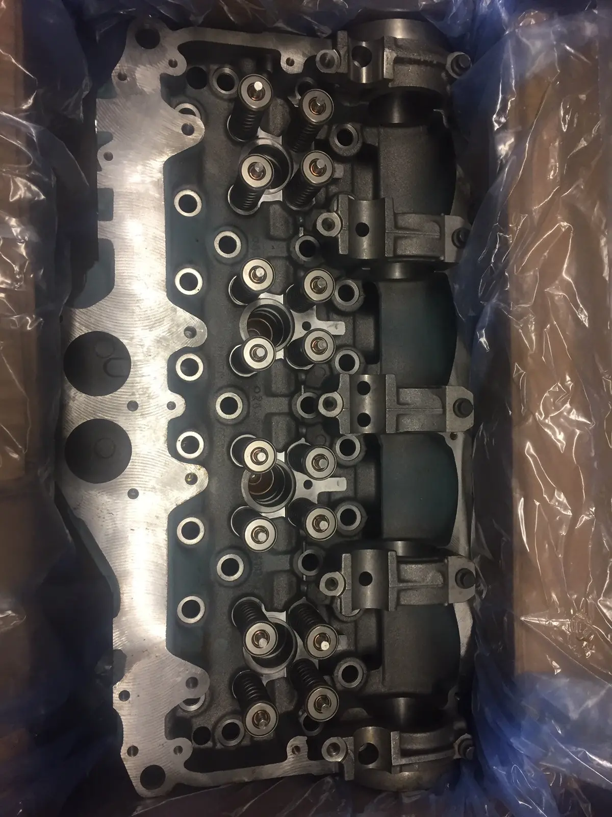 B86-00101-X Cylinder Head 1