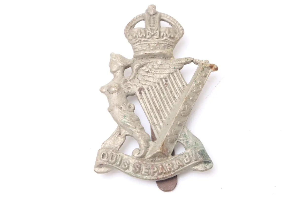 Quis Separabit Irish Rifles Cap Badge 1
