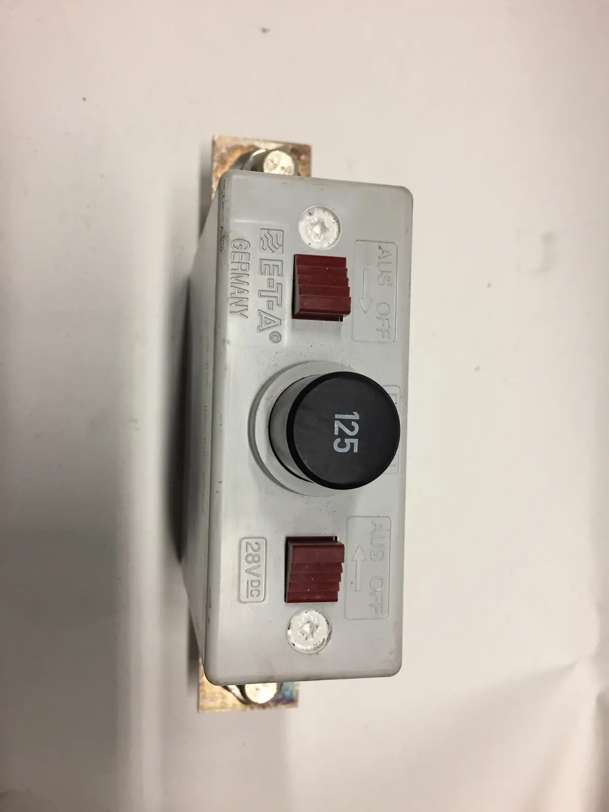 E-T-A Germany 447-K-H-Fn Circuit Breaker 1