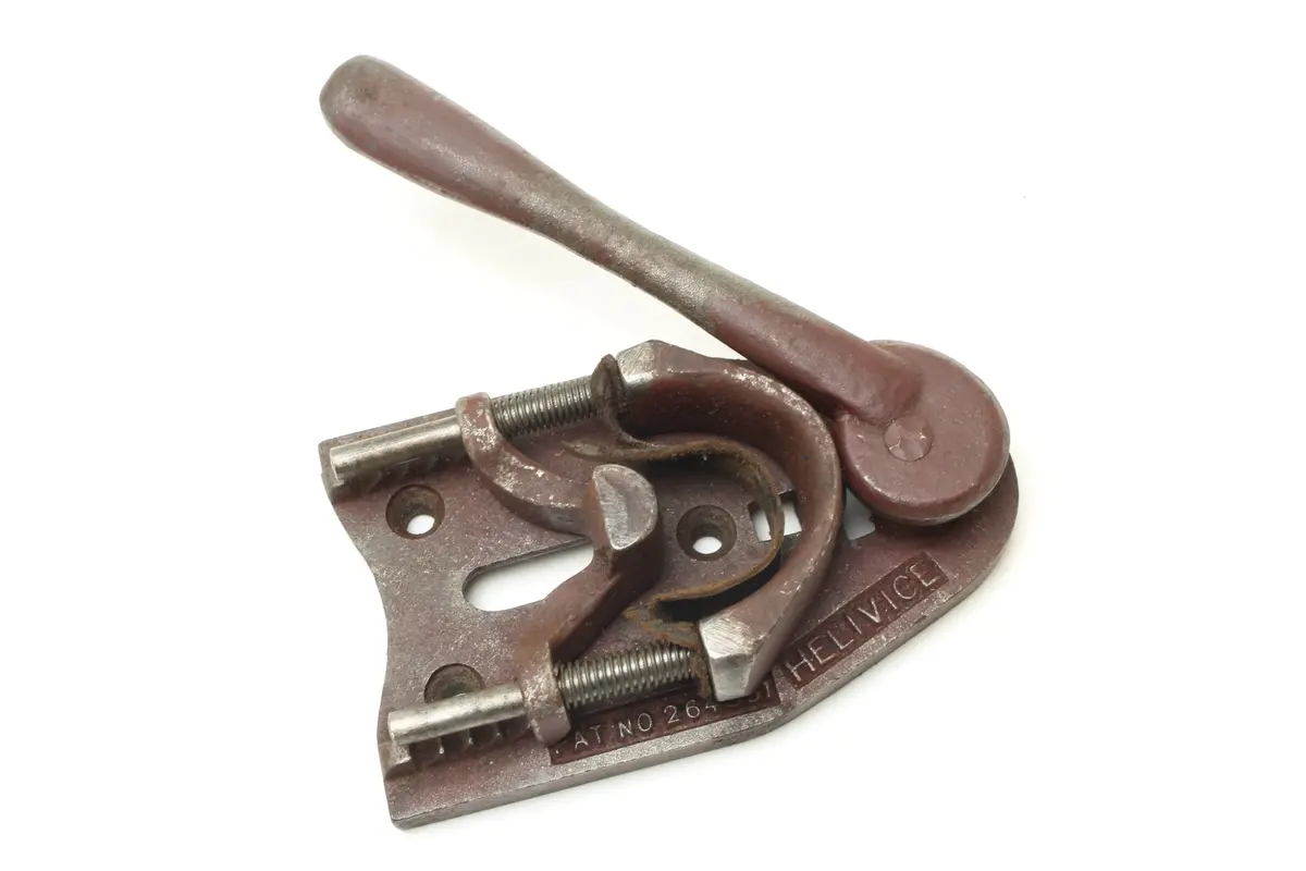 Old Specialist Clamp / Vice 1
