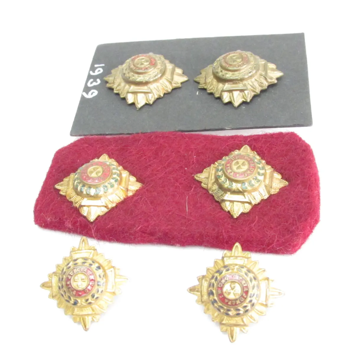 6X Old Military Badges 1