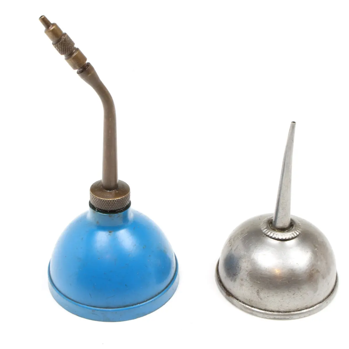 Small Valvespout Oil Can + Free Collectable Alfa Oilcan 1