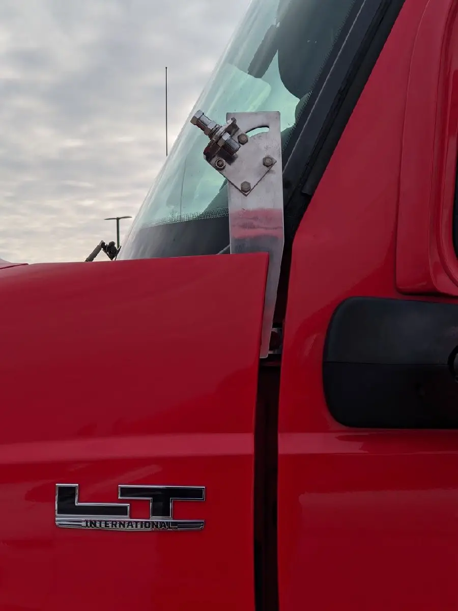 Procomm International Lt Truck Mount With Stud (Pc-A70-02) 1