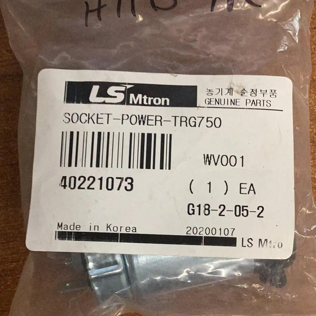 Ls Tractor Socket Power, 40221073 1